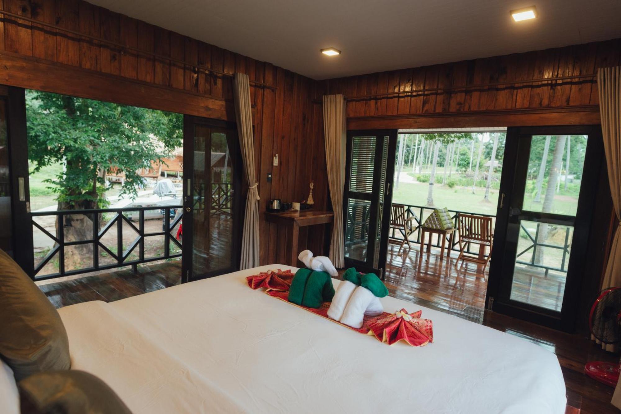 Coco Canopy Boutique Resort Koh Jum Buitenkant foto