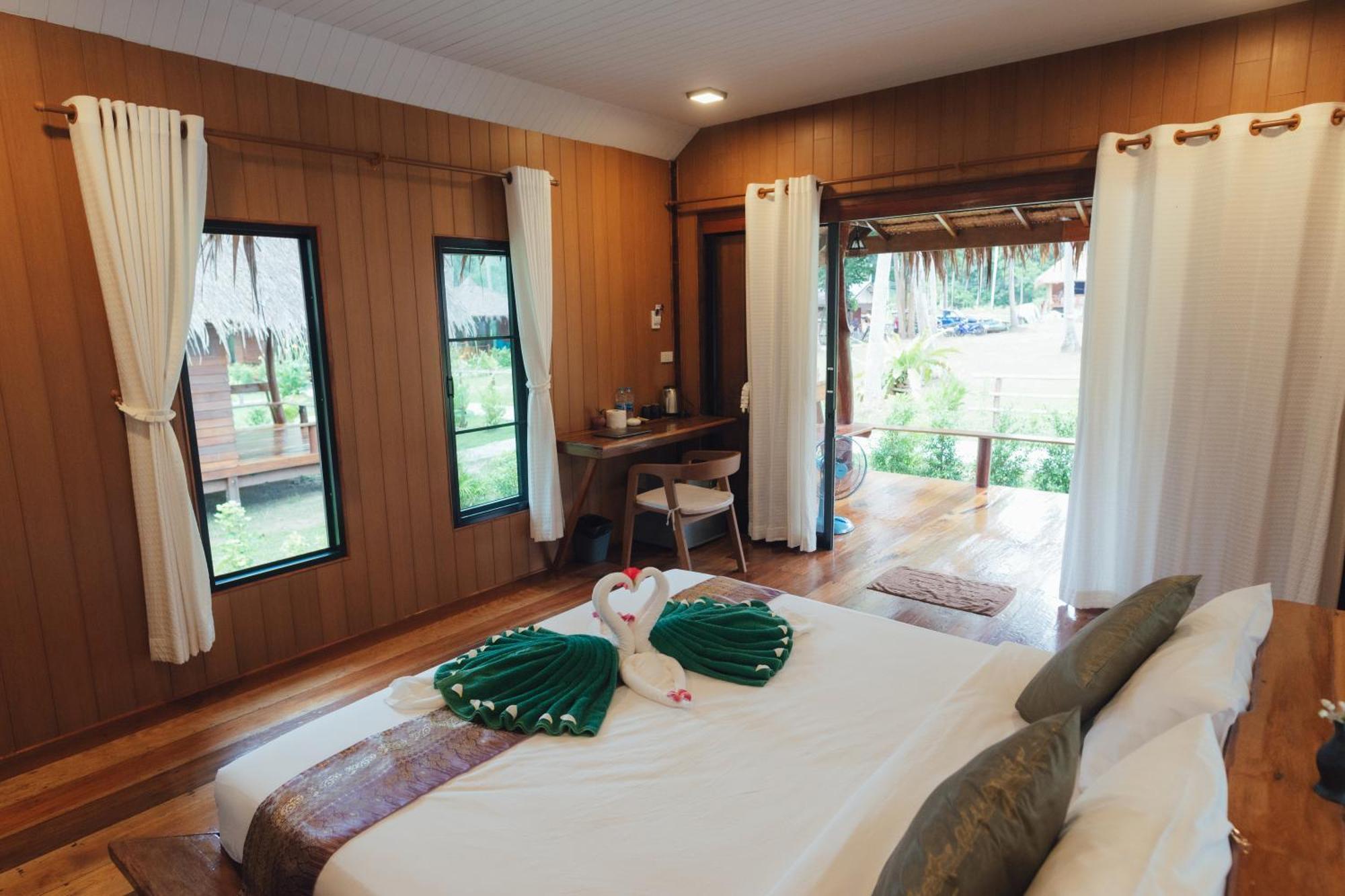 Coco Canopy Boutique Resort Koh Jum Buitenkant foto
