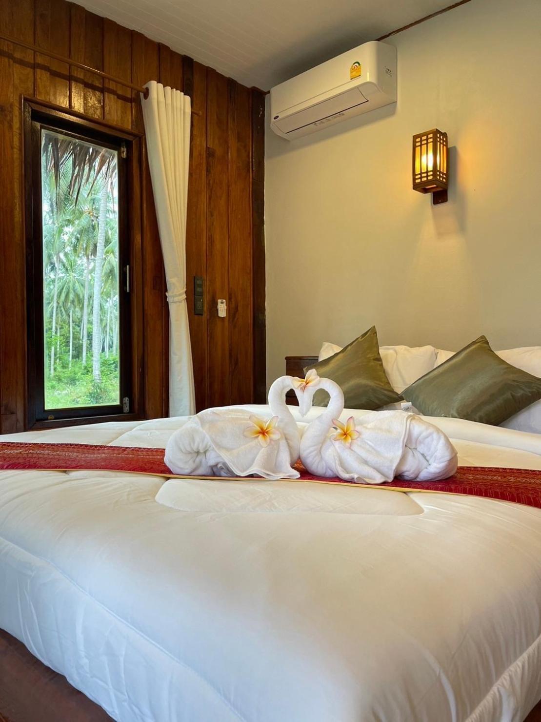 Coco Canopy Boutique Resort Koh Jum Buitenkant foto