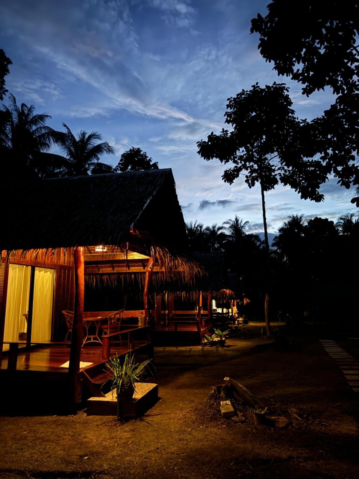 Coco Canopy Boutique Resort Koh Jum Buitenkant foto