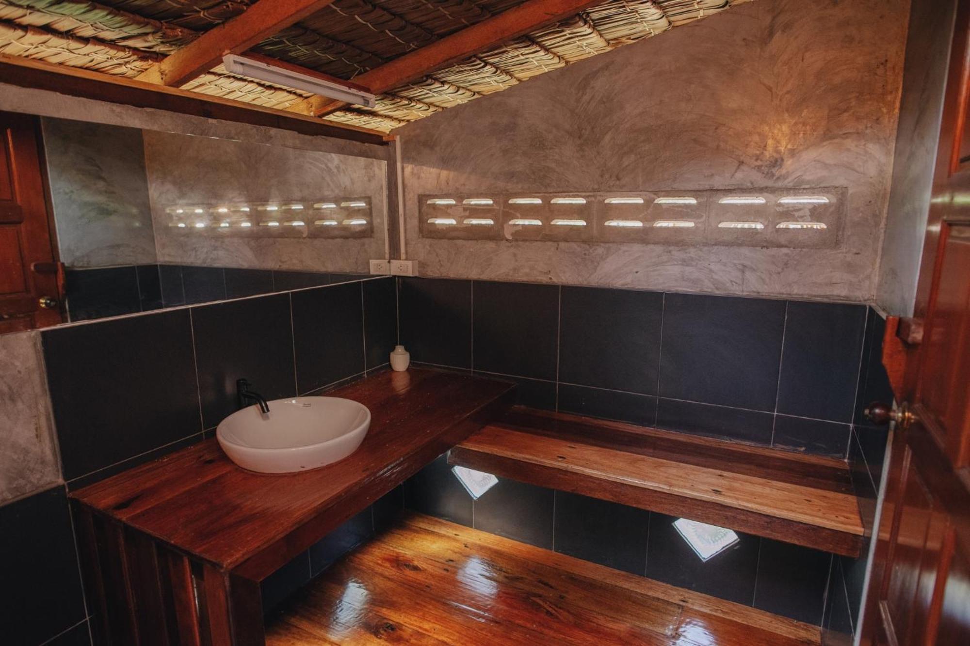 Coco Canopy Boutique Resort Koh Jum Buitenkant foto