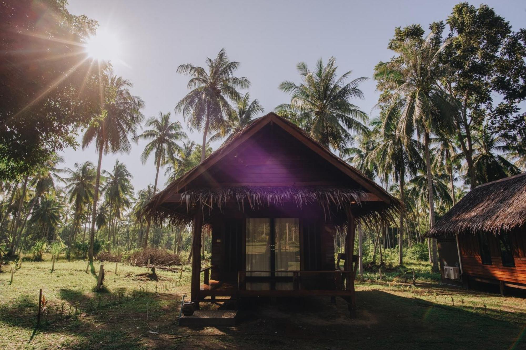 Coco Canopy Boutique Resort Koh Jum Buitenkant foto